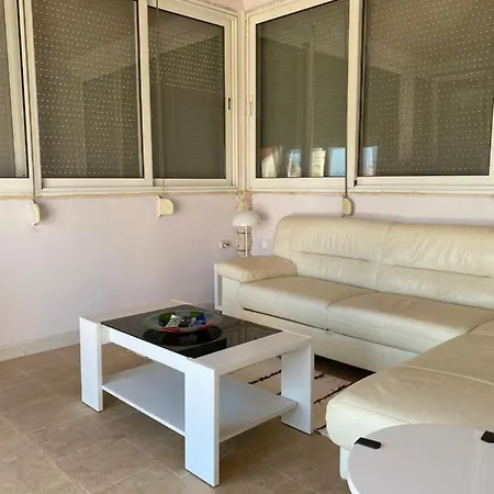 Sonya Garden Bbq Daire Supetar