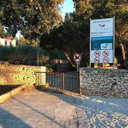 Sonya Garden Bbq Supetar