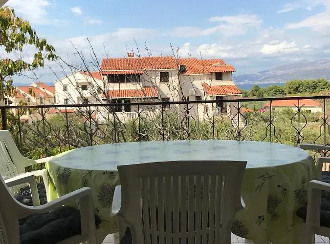 Apartamento Apartments Sonya Garden Bbq Supetar