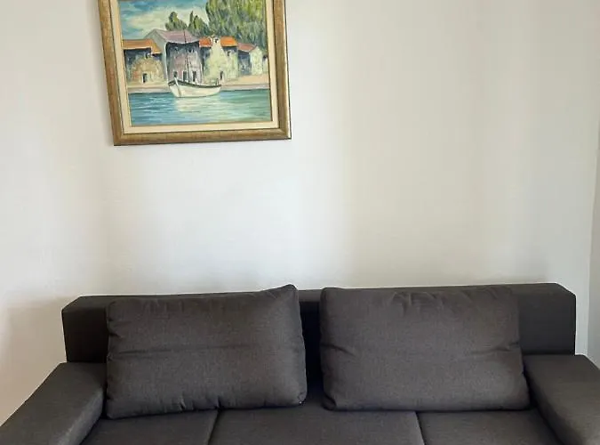 Apartments Sonya Garden Bbq Supetar Apartamento