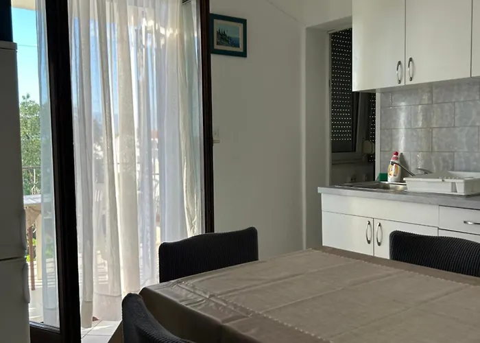 Apartments Sonya Garden Bbq Supetar Apartamento *