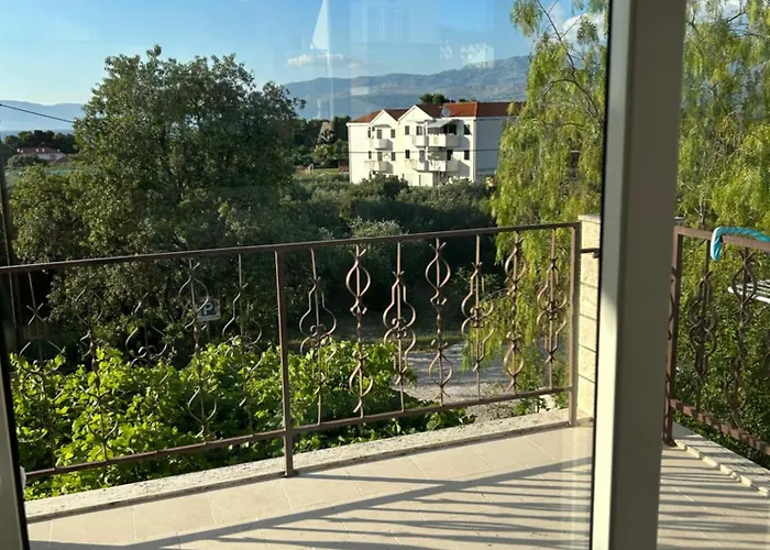 Apartments Sonya Garden Bbq Supetar