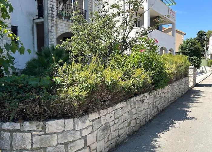 Apartments Sonya Garden Bbq Supetar Apartamento Supetar
