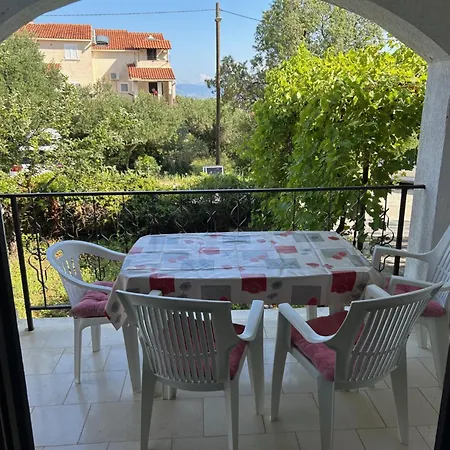 Sonya Garden Bbq Appartement Supetar